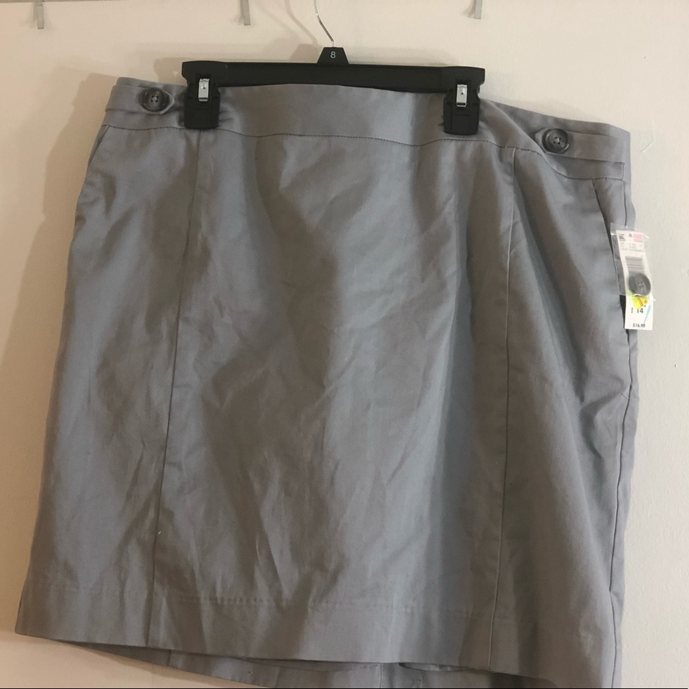 Grey pencil above the knee skirt